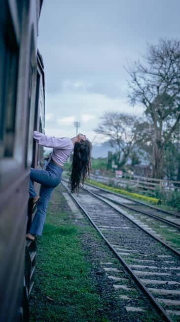 Ella: Waterfall hunting Hike to Bambarakanda and Lanka Falls - A Deep Dive into the Waterfall Hunting Tour