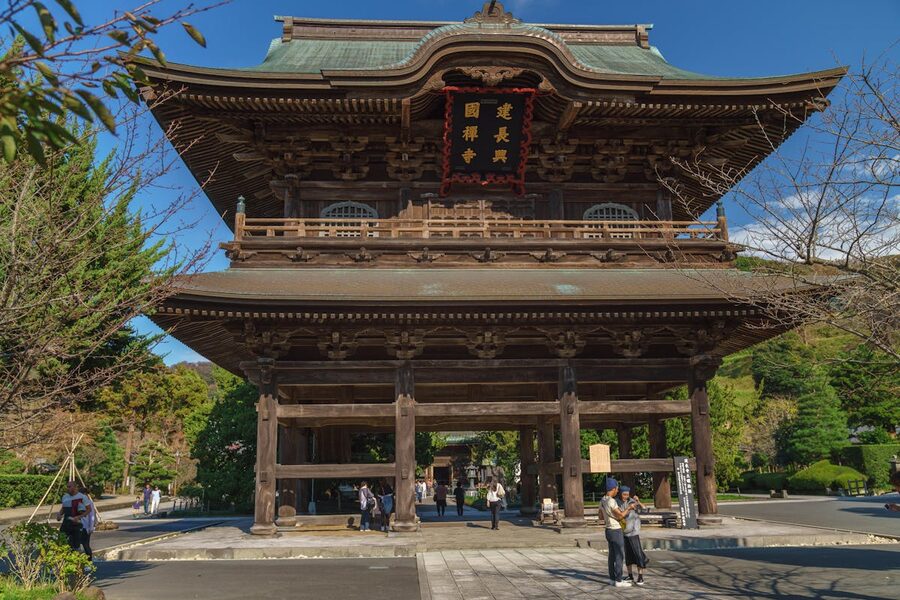 Stunning view of the Sanmon Gate at Engaku-ji Temple in Kamakura