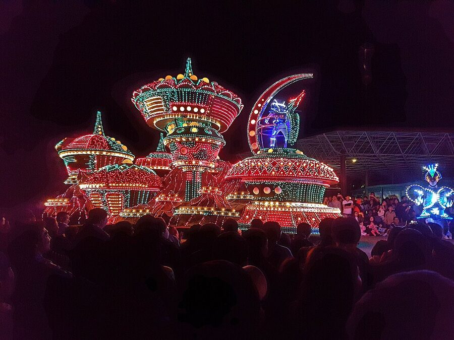 Everland Moonlight Magic Parade at night
