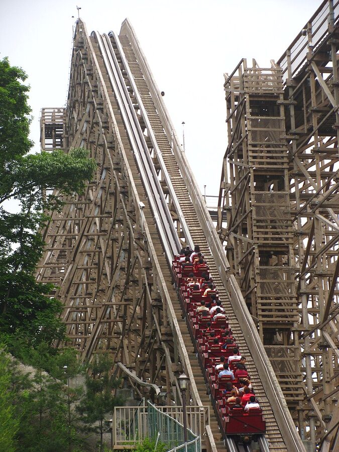 T Express lift hill at Everland