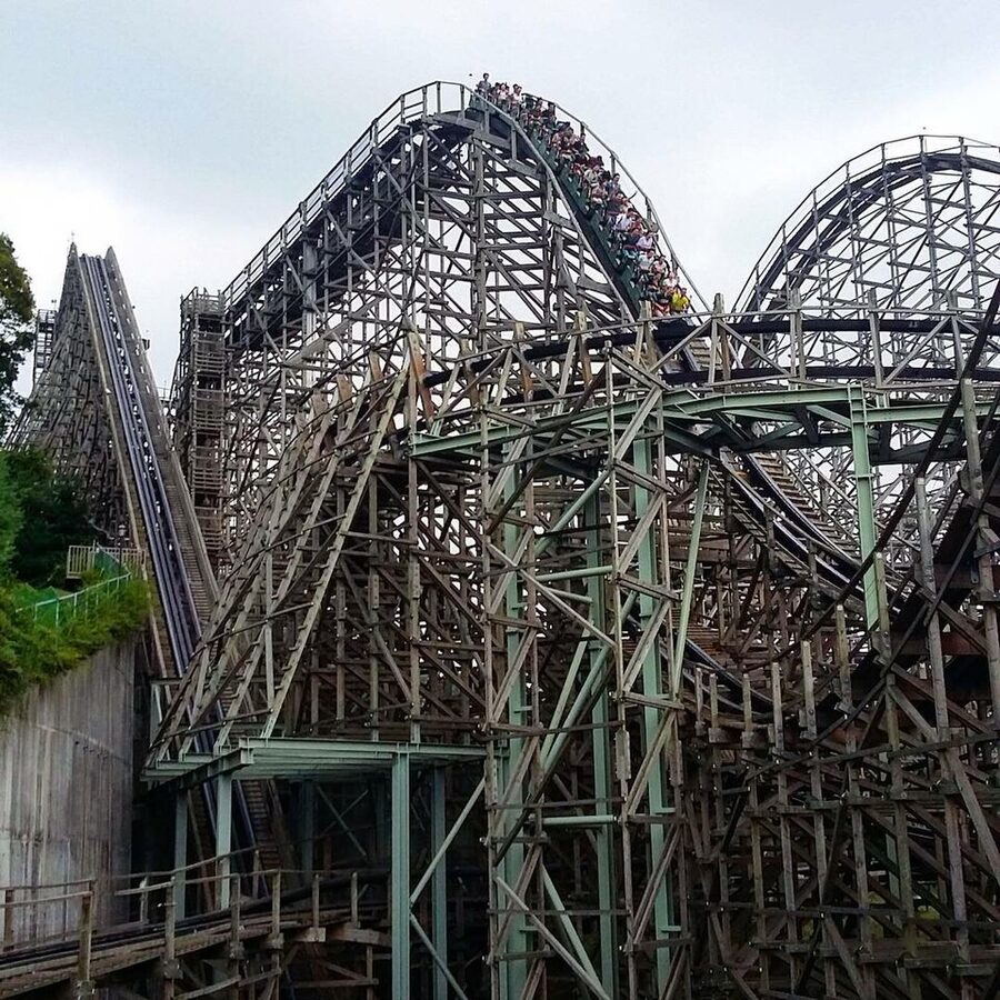 Everland theme park gateway view