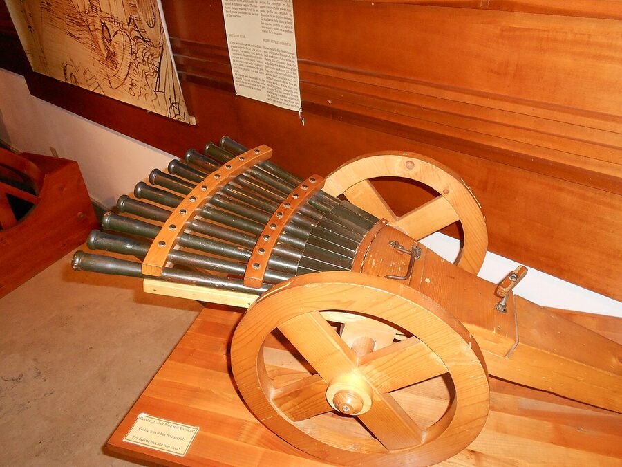 Leonardo da Vinci mitrailleuse multi-barrel cannon model