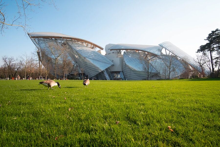 Fondation Louis Vuitton in its Bois de Boulogne park setting at the entrance