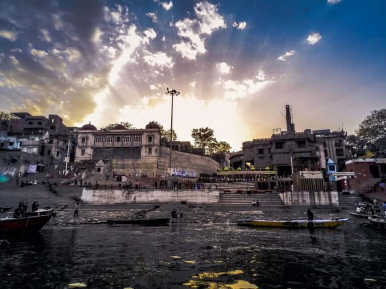 From Delhi: 2-Day Varanasi Tour with Hotel Stay & Breakfast - Why This Tour Offers Good Value