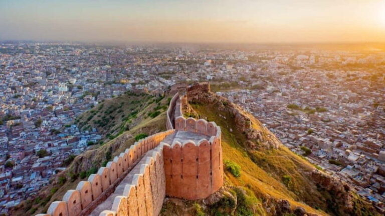 From Delhi: All Inclusive Jaipur Tour with Lunch & Transfers - Lunch: A Flavorful Rajasthani Experience
