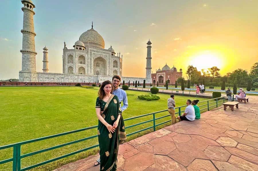 From Delhi: Taj Mahal & Agra Private Day Tour with 5* Lunch - Visiting the Taj Mahal: A Timeless Wonder