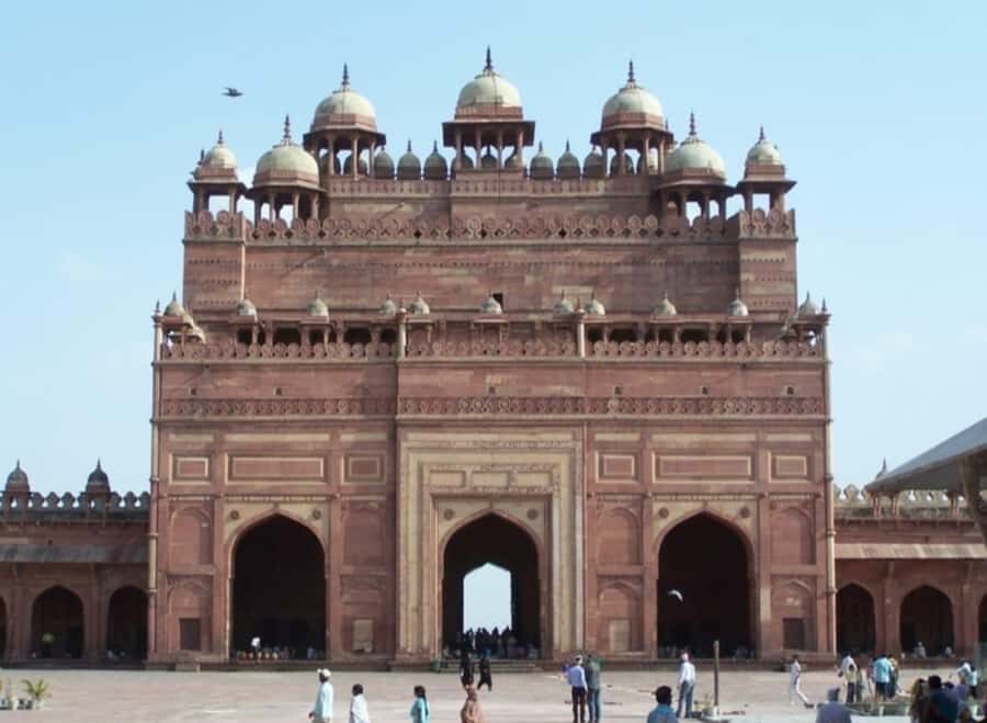 From Delhi: Taj Mahal & Fatehpur Sikri Day Tour - Lunch: A Tasty Break in Agra