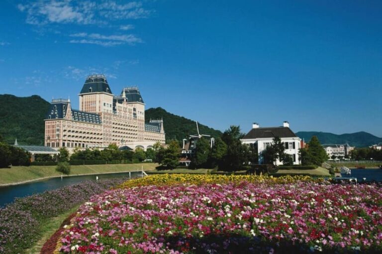 From Fukuoka: Private Day Trip to Huis Ten Bosch Theme Park - Why This Tour Offers Good Value