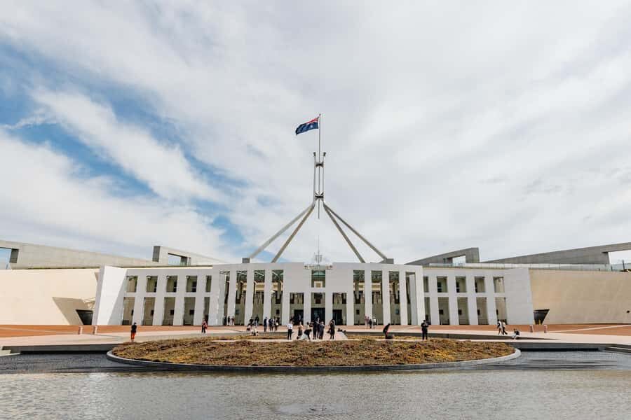 From Sydney: Full-Day Tour to Canberra - Transportation, Guides, and Group Dynamics