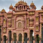 Full Day Sightseeing Jaipur Tour by Car With Guide Include Lunch - Who Is This Tour Best Suited For?
