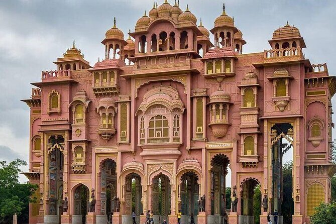 Full Day Sightseeing Jaipur Tour by Car With Guide Include Lunch - Who Is This Tour Best Suited For?