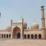 Full Day Tour of Old & New Delhi with German Speaking Guide - Transportation and Practicalities