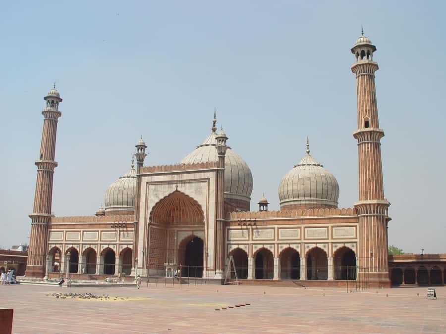 Full Day Tour of Old & New Delhi with German Speaking Guide - Transportation and Practicalities  