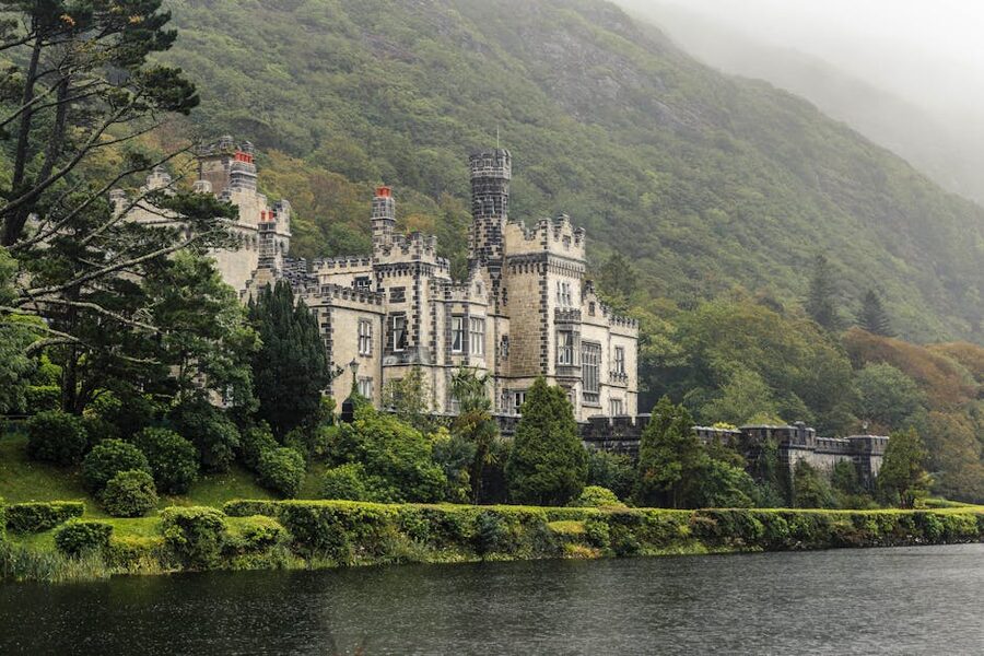 Kylemore Abbey Connemara surrounded by green mountains