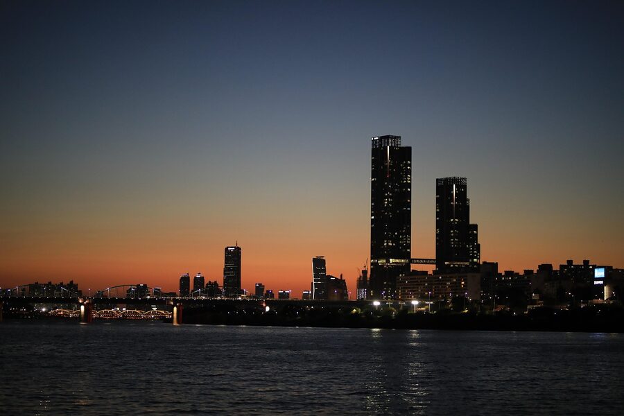 Gangnam and Banpo Bridge at sunset with Seoul skyline