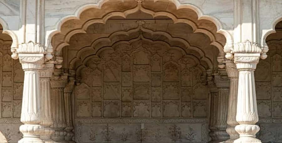 Gatimaan Express Taj Mahal Tour with VIP Experiences - Exploring the Taj Mahal with a Private Guide