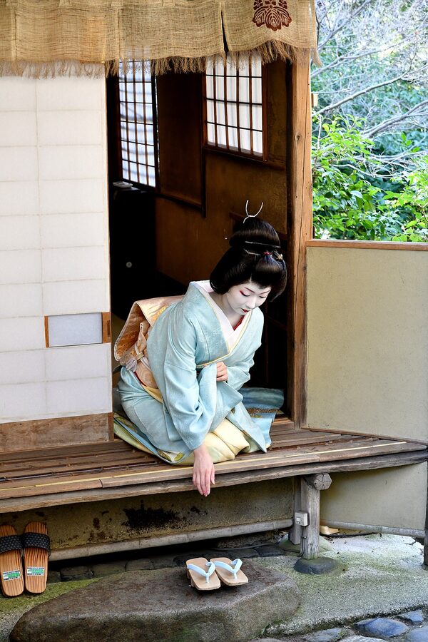Geiko Kyoto in full traditional dress 2018