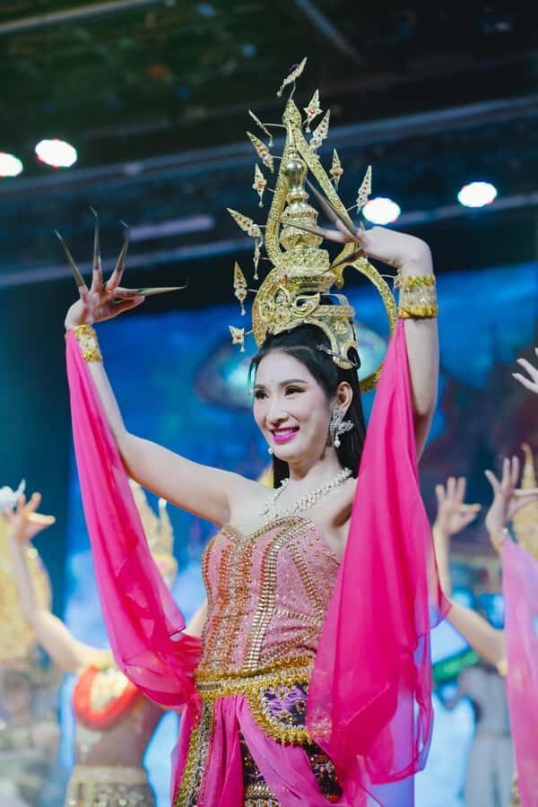 Golden Dome Show Experience: Elegant Performance in Bangkok - What Makes the Golden Dome Show Valuable?