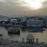 Guided Ghat Walk Experience with Boat Ride in Udaipur with a local - The Guide: Knowledge and Personality Matter