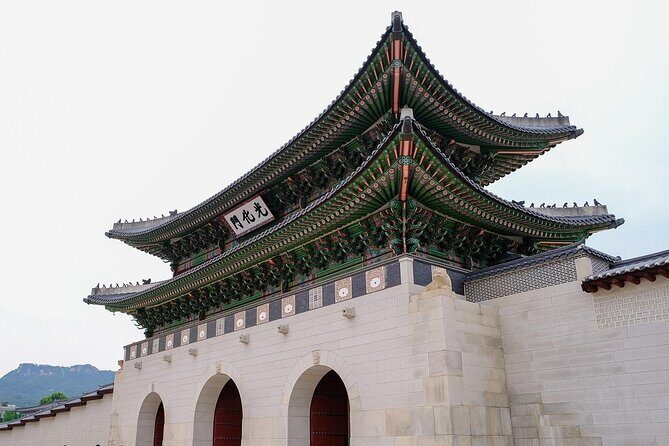 Gyeongbokgung Palace Web Guide and Room Escape Tour Ticket - Why this experience stands out