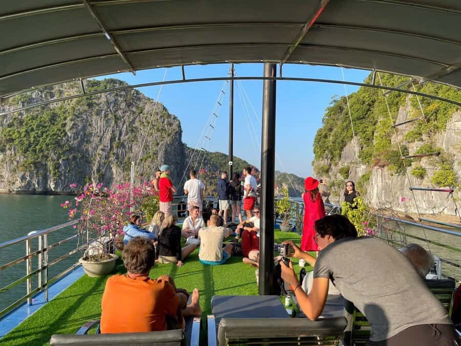 Ha Noi/Cat Ba: Lan Ha bay-Viet Hai village Cycling, Kayaking - Introduction: What Makes This Tour Stand Out