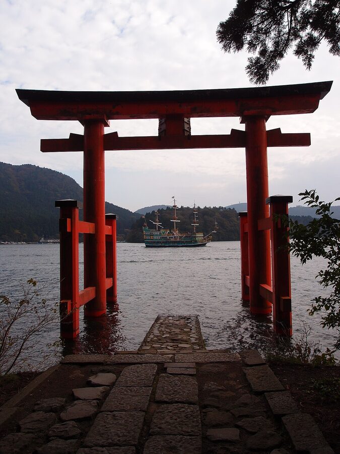 Hakone Shrine floating torii gate on Lake Ashi