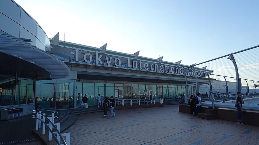 Haneda Airport Terminal 3 Observation Deck view