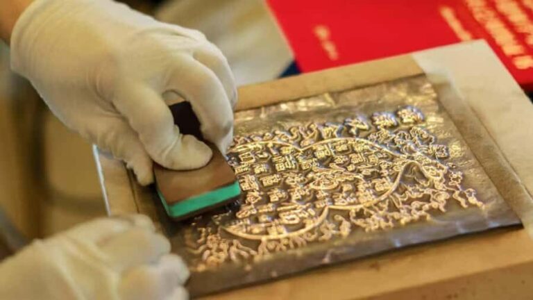 HangZhou: Copper Carving Experience with Master Hu Bingren - What to Expect During the Experience