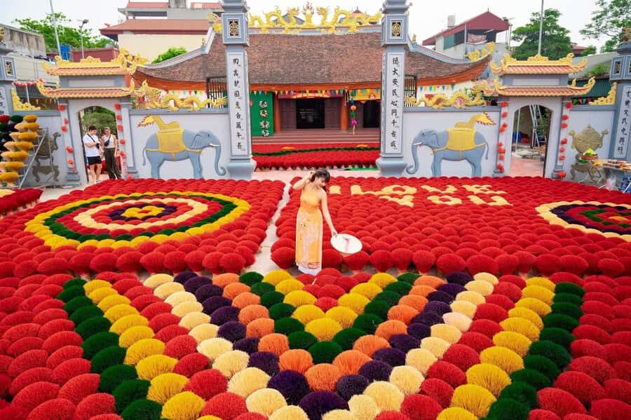 Hanoi: Huu Bang Village Carpentry or Hat & Incense Village - The Charm of Conical Hat Village – Chuong Village