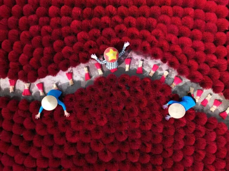 Hanoi: Police Museum or Incense Village & Hat Village - The Half-Day Village Tour: Crafts & Culture