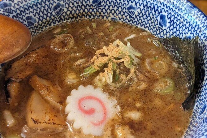 Himeji Tour with Castle Visit and Authentic Ramen Experience - Discovering Himeji: A Closer Look