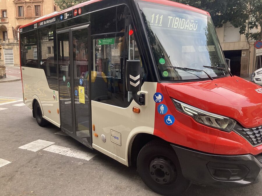 TMB bus route 111 climbing up to Park Güell Barcelona