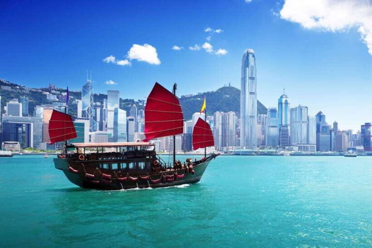 Hong Kong: City Landmarks Tour + Peak Tram Ticket + Lunch - How the Tour Feels in Practice