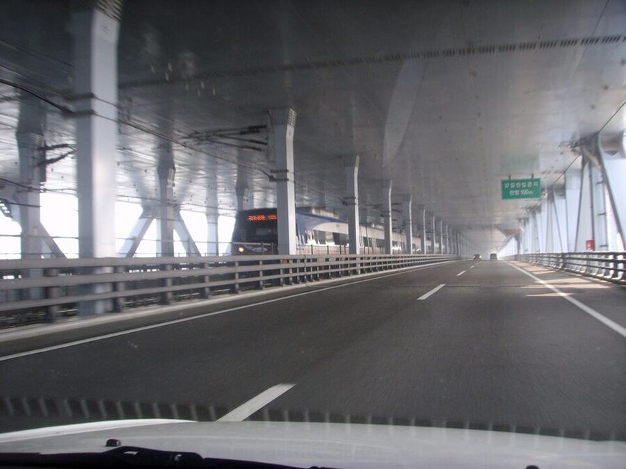 Yeongjong Grand Bridge with AREX train track crossing