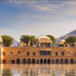 Jaipur: Private Forts & Palaces Sightseeing Tour with Guide - The Heart of Jaipur: Amber Fort and Bazaars