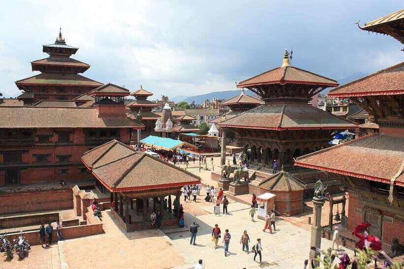 Kathmandu at Sunset: Explore the City on Rickshaw Tour - Exploring Durbar Square and Its Surroundings