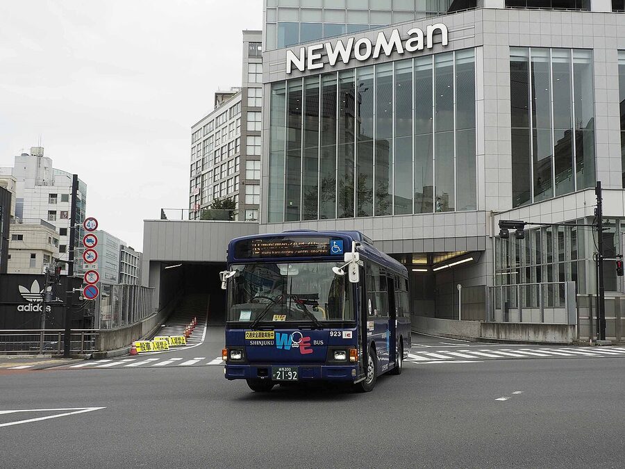 Keio Bus Higashi A20923 Shinjuku WE Bus at Shinjuku Expressway Bus Terminal
