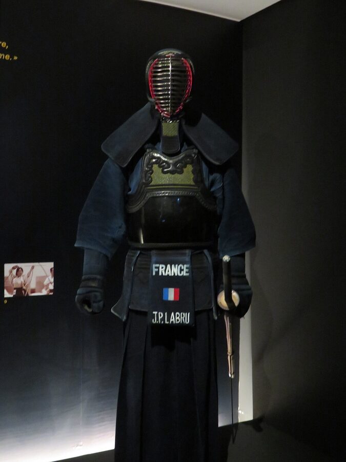 Full kendo bogu armor kit of J.P. Labru on display