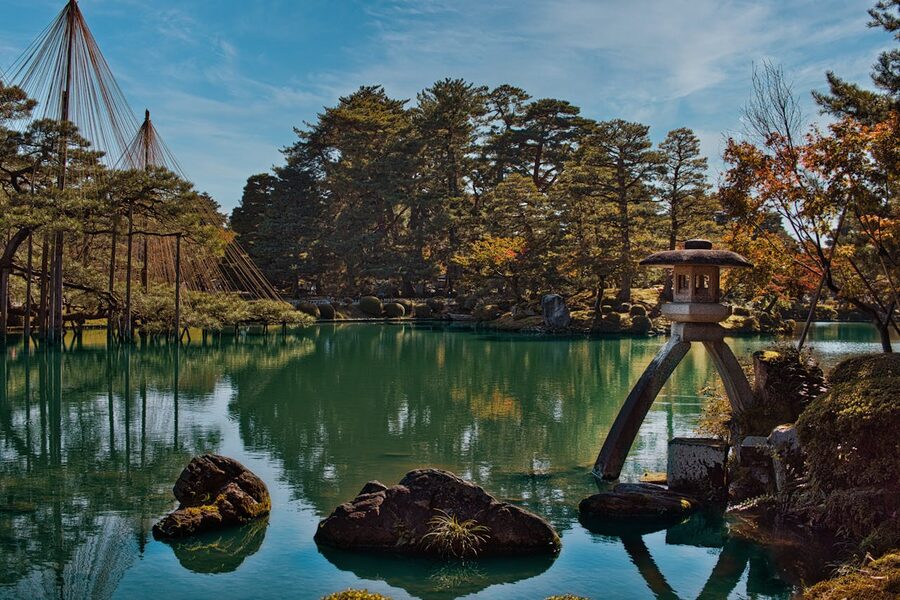 Kenrokuen Garden pond in Kanazawa Japan