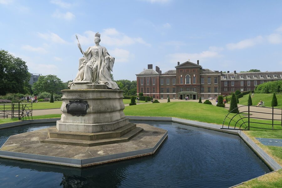 Kensington Palace fountain and statue London