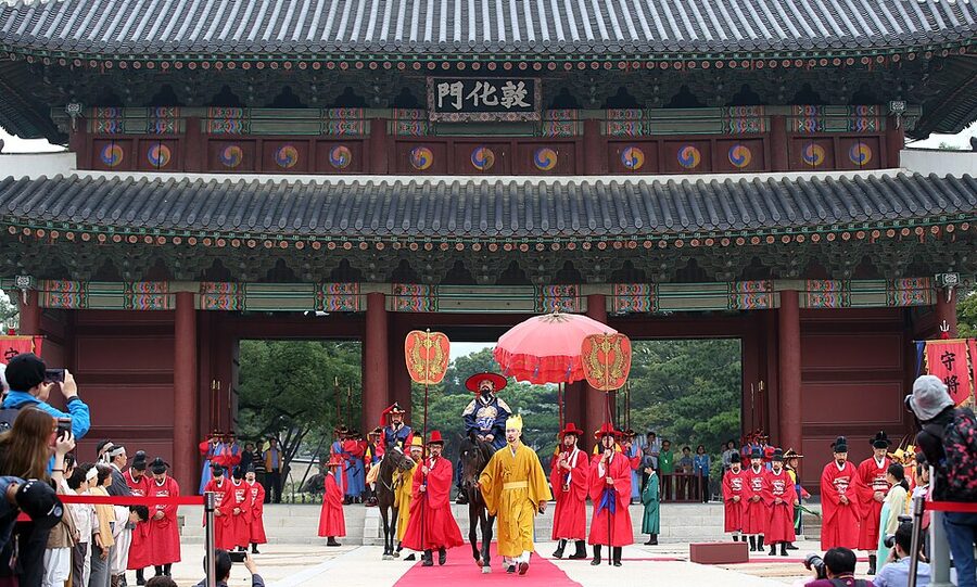 King Jeongjo tomb parade re-enactment Suwon