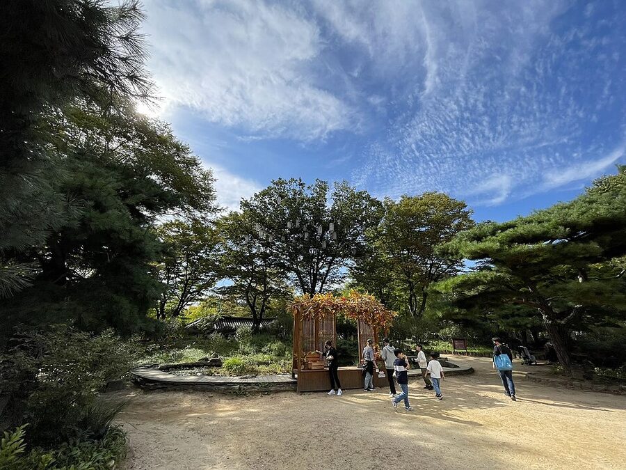 Main path and traditional houses at Yongin Korean Folk Village