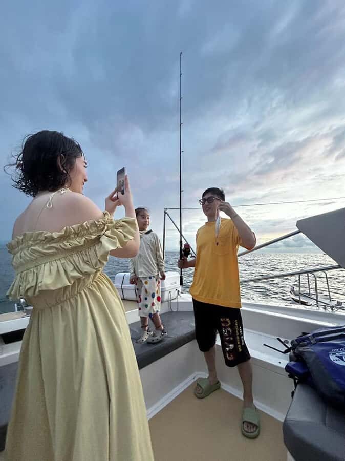 Kota Kinabalu: CALRO Catamaran Yacht & Island-Hopping - What Travelers Say