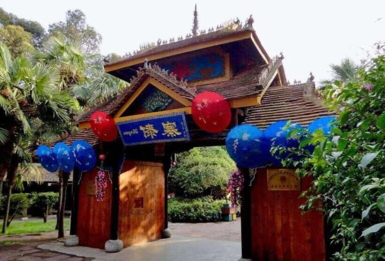 Kunming: Yunnan Ethnic Village Private Tour (Half Day) - Who Would Enjoy This Tour?