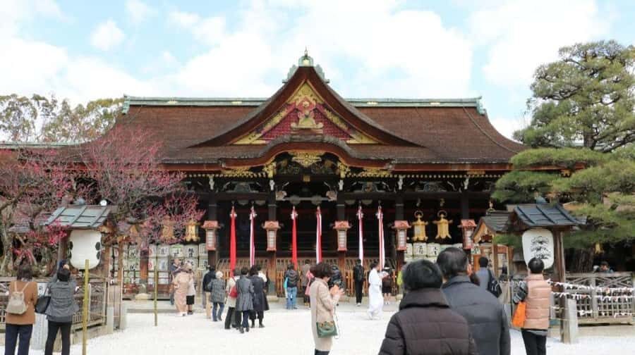 Kyoto: Early Spring Plum Blossom Walk at Kitano Tenmangu - Exploring Kamishichiken, Kyoto’s Oldest Geisha District
