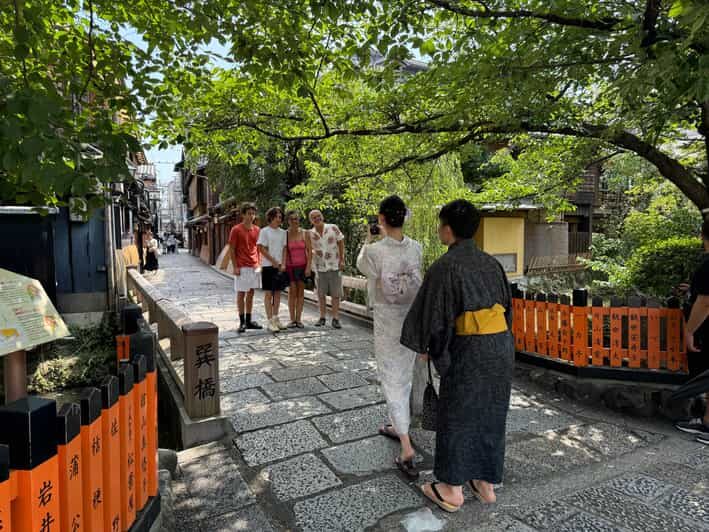 Kyoto: Gion Highlights & Hidden Treasures Guided Tour - Exploring Kyoto’s Spiritual Heart: Yasaka Shrine and Kodaiji Temple