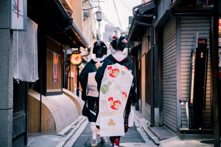 How to Book a Kimono Rental in Kyoto