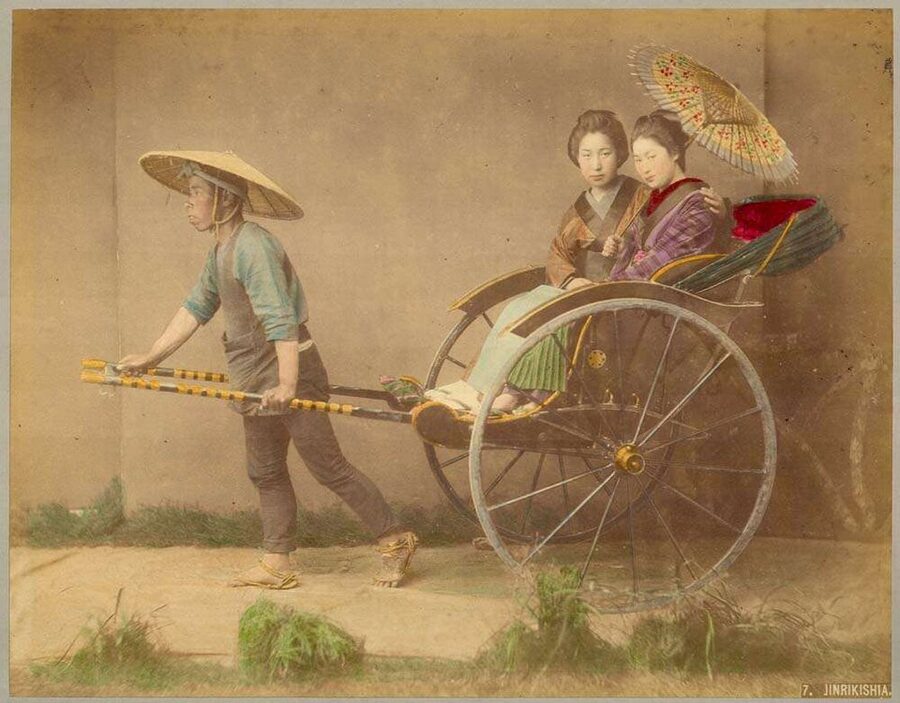 Meiji-era jinrikisha photograph by Kusakabe Kimbei