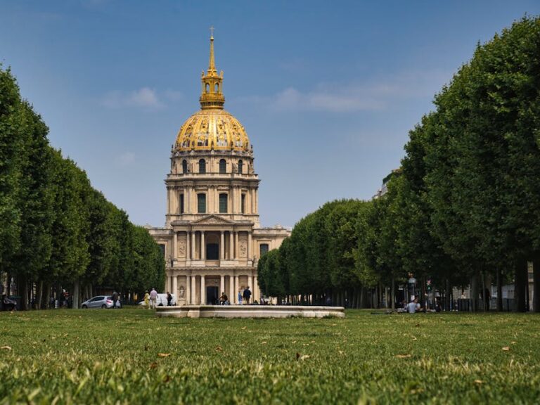 How to Visit Les Invalides in Paris