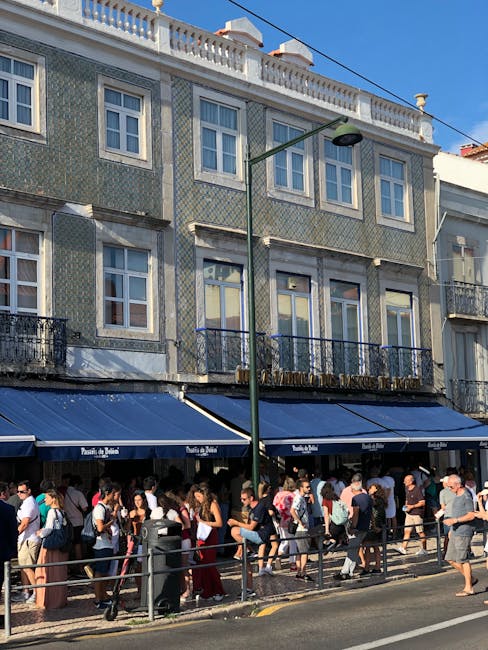 Crowd outside Pasteis de Belem cafe Lisbon